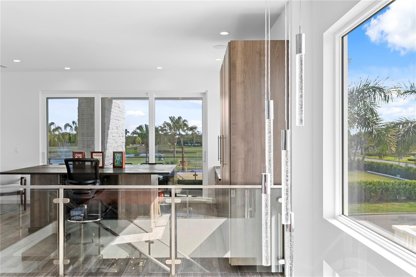 Listing photo id 50 for 110 Palmera Boulevard Ne