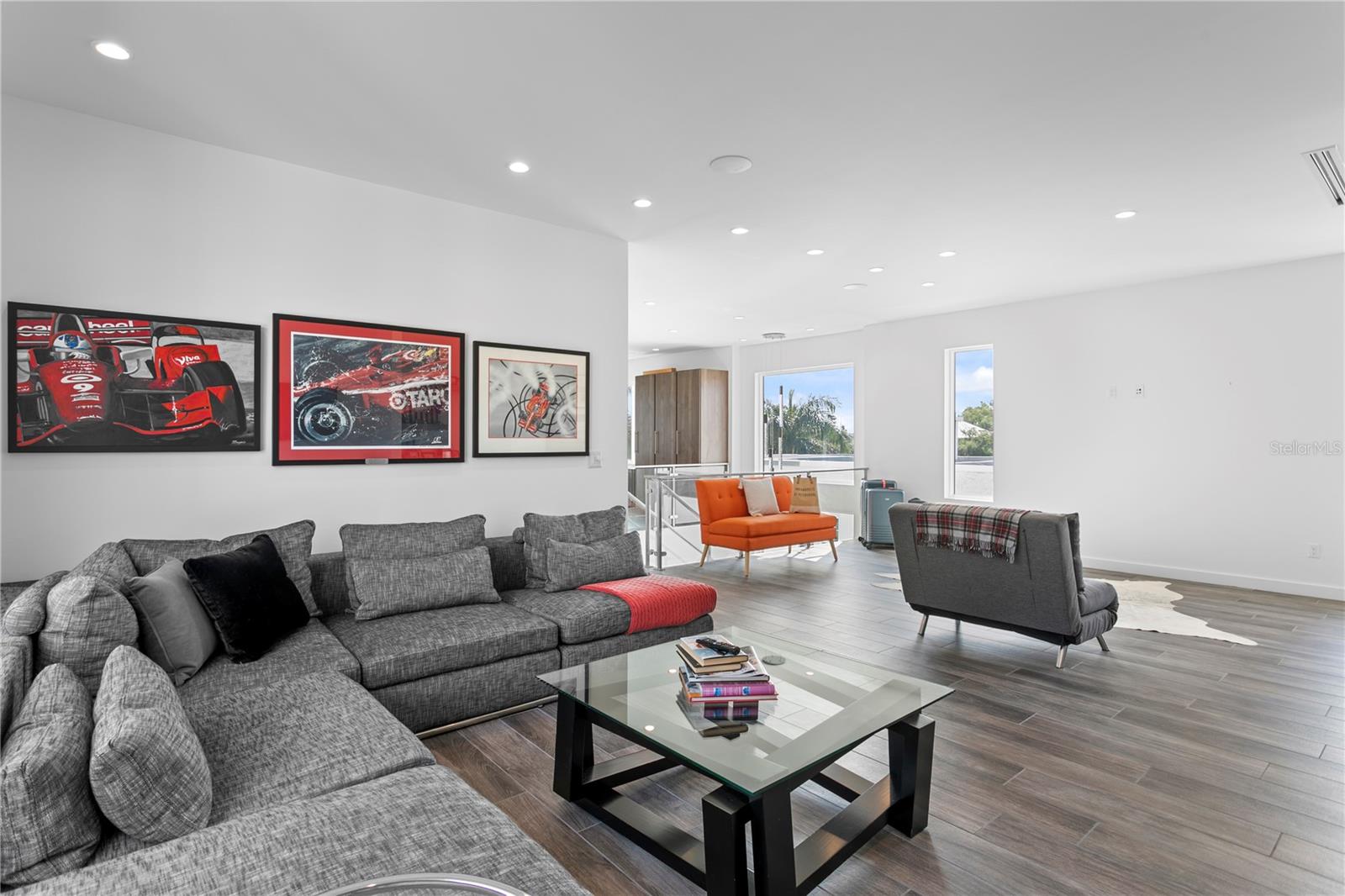 Listing photo id 59 for 110 Palmera Boulevard Ne