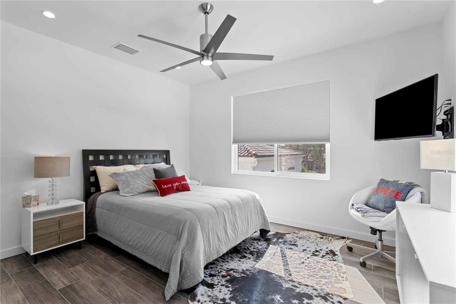 Listing photo id 68 for 110 Palmera Boulevard Ne