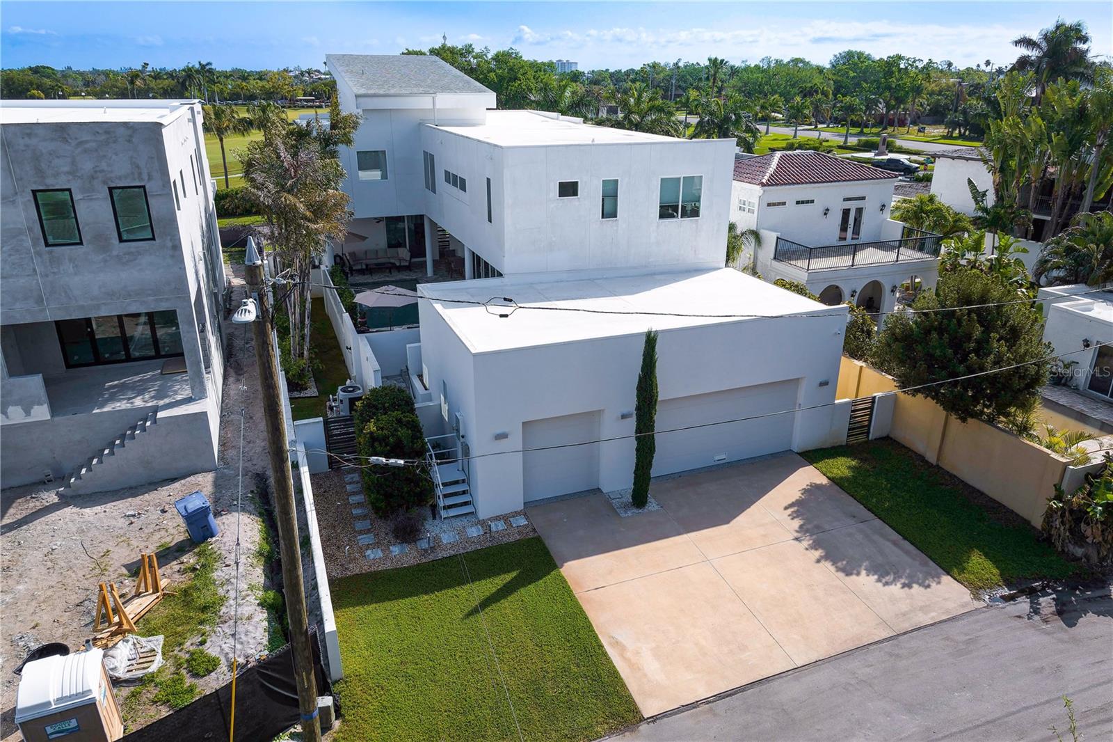 Listing photo id 73 for 110 Palmera Boulevard Ne