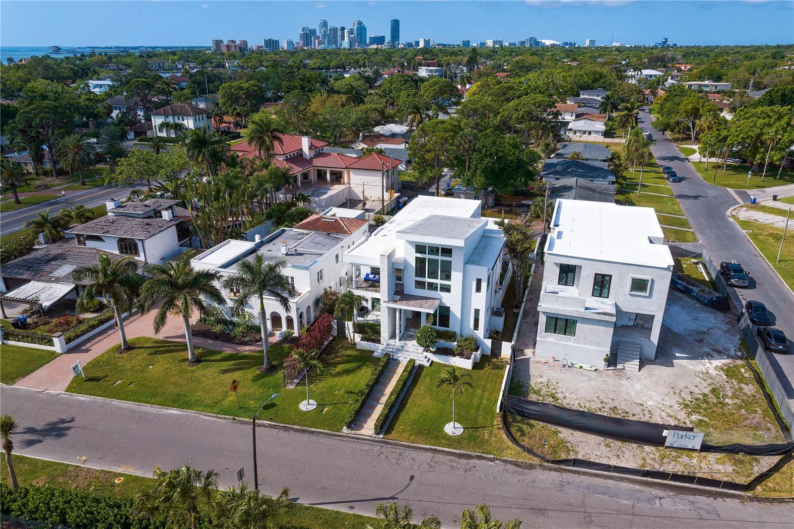 Listing photo id 78 for 110 Palmera Boulevard Ne