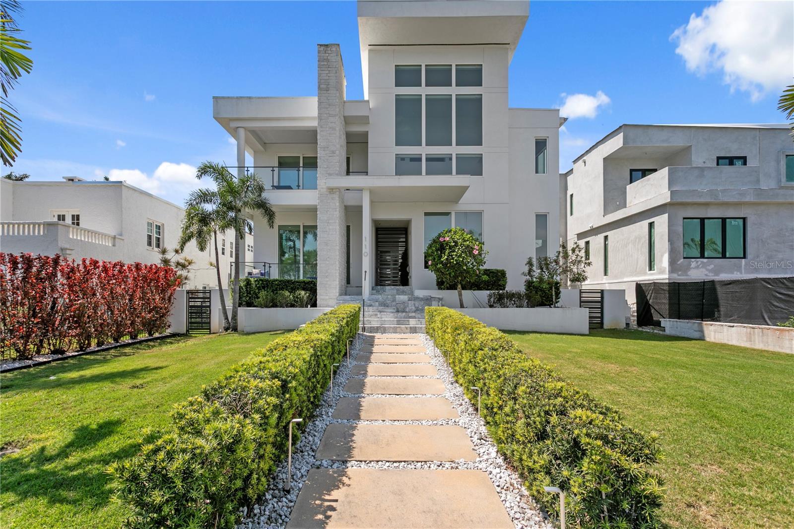 Listing photo id 81 for 110 Palmera Boulevard Ne