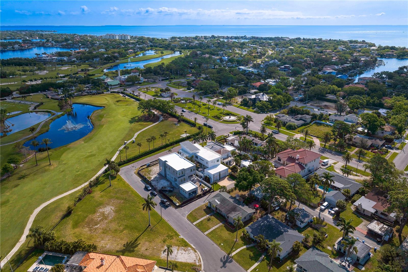 Listing photo id 84 for 110 Palmera Boulevard Ne