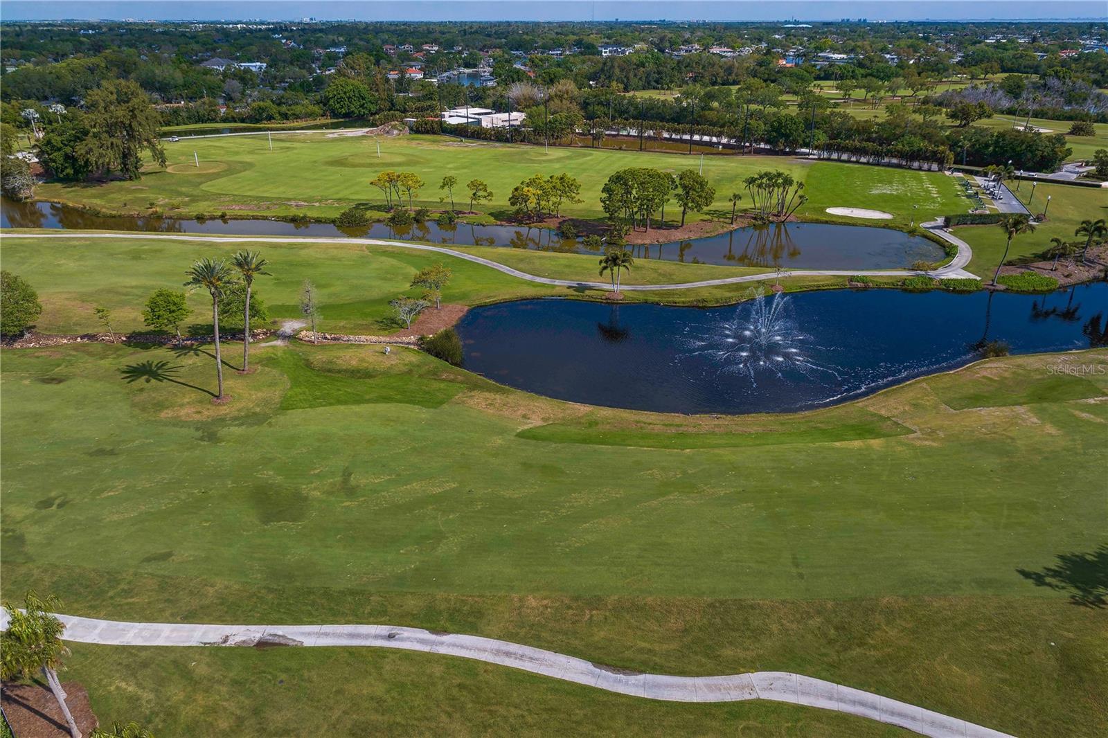 Listing photo id 92 for 110 Palmera Boulevard Ne