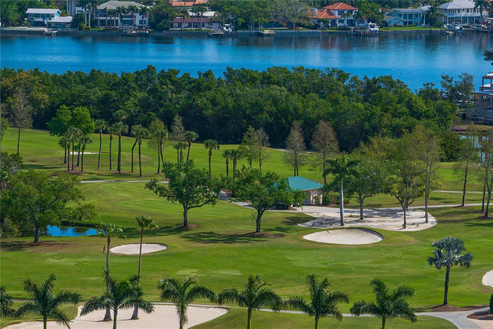 Listing photo id 94 for 110 Palmera Boulevard Ne