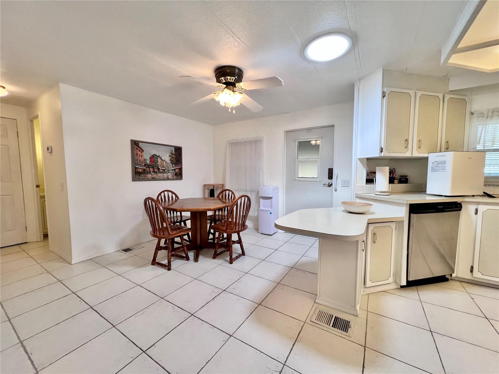 Image 13 of 65 For 1100 Belcher Road S 663