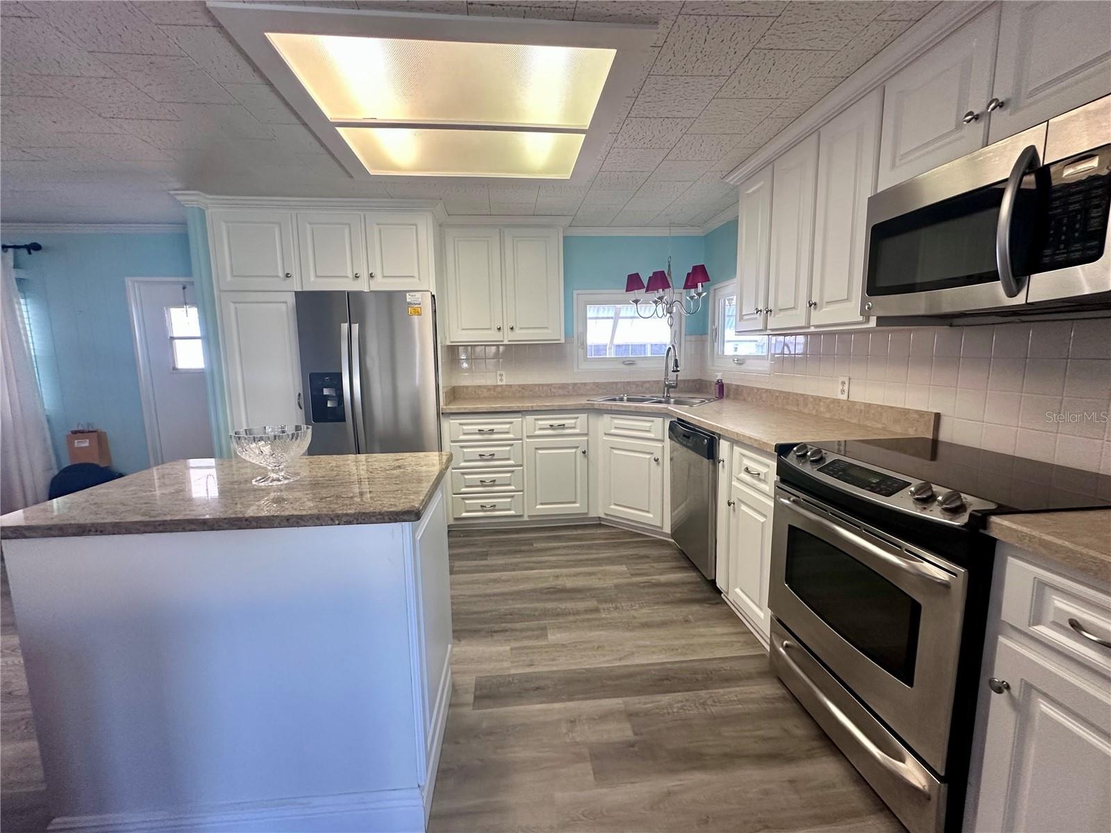 Image 5 of 40 For 1100 Belcher Road S 304