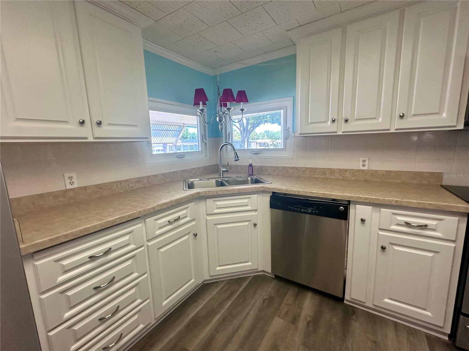 Image 6 of 40 For 1100 Belcher Road S 304