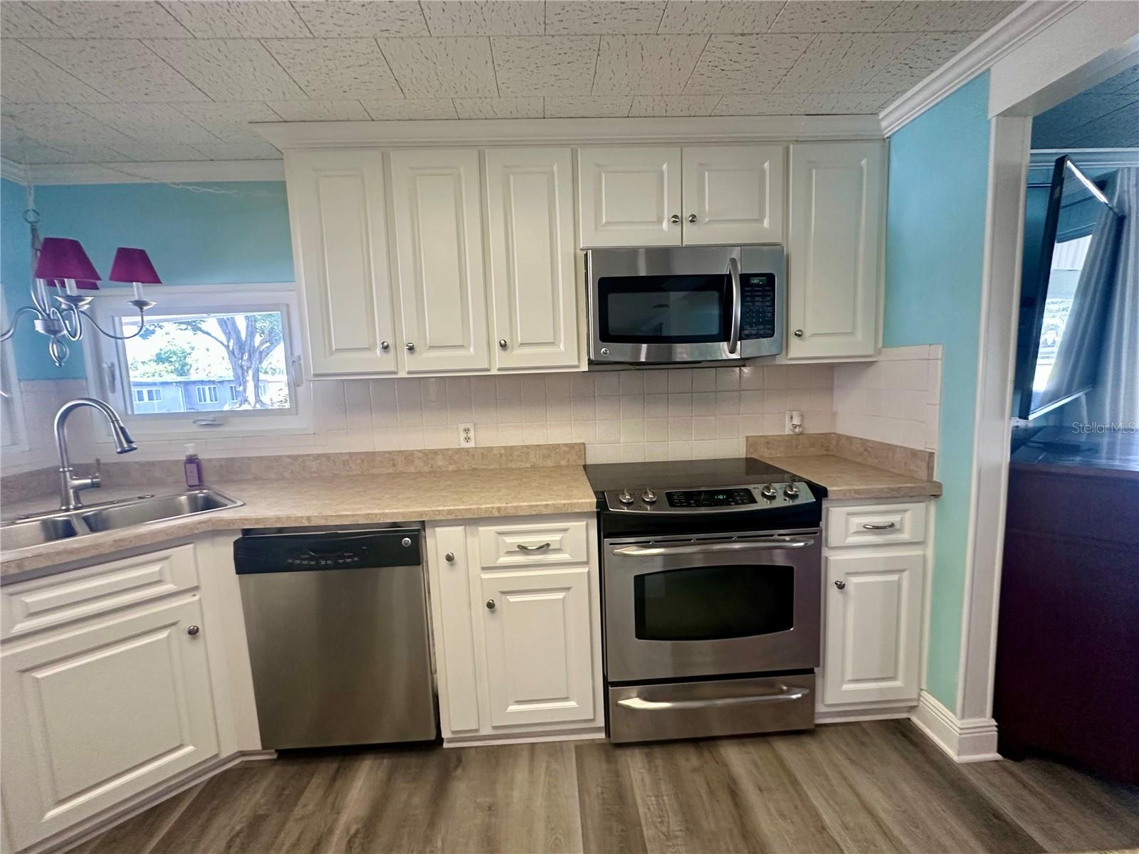 Image 7 of 40 For 1100 Belcher Road S 304