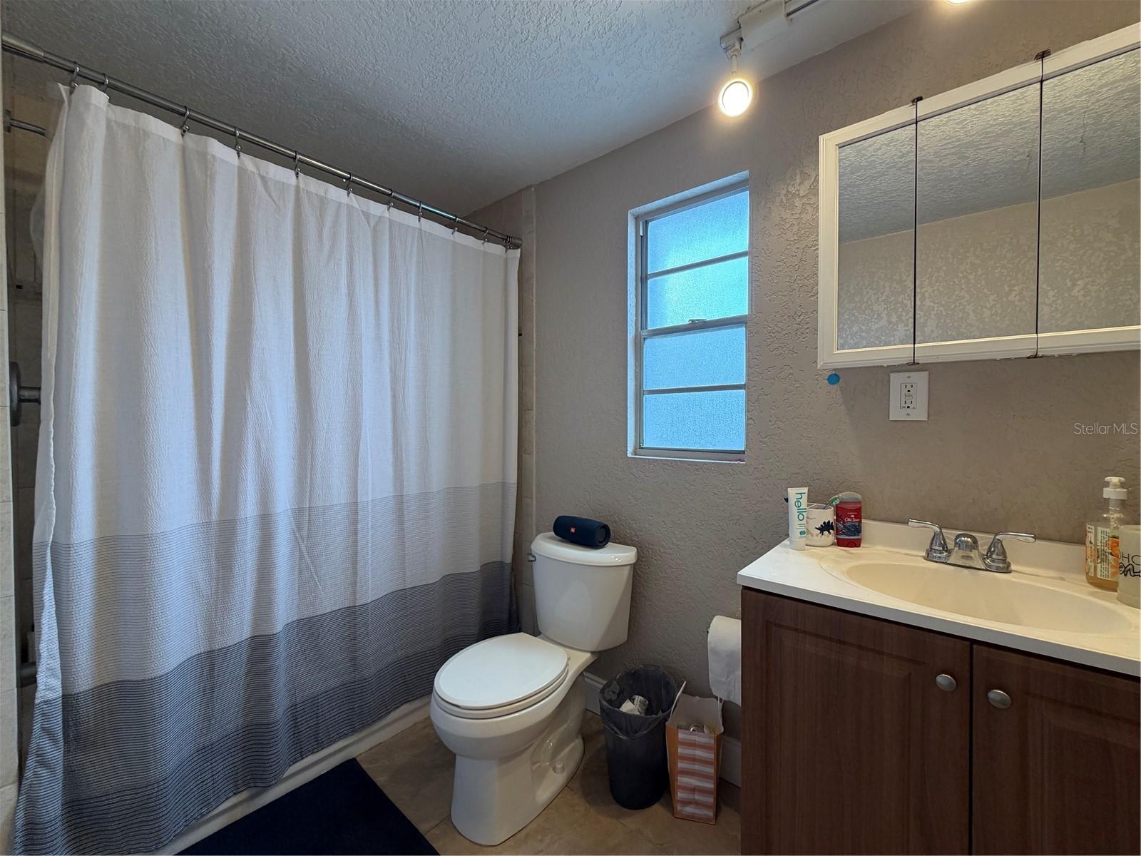 Image 13 of 28 For 2926 Saint John Street