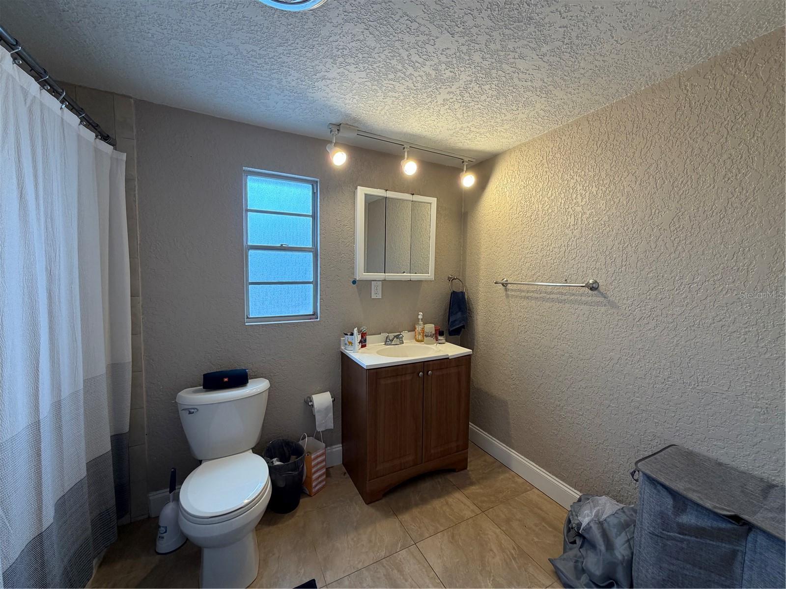 Image 14 of 28 For 2926 Saint John Street