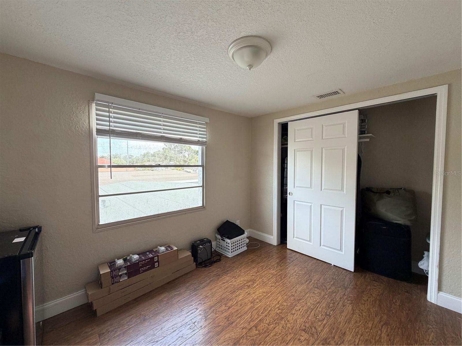 Image 17 of 28 For 2926 Saint John Street