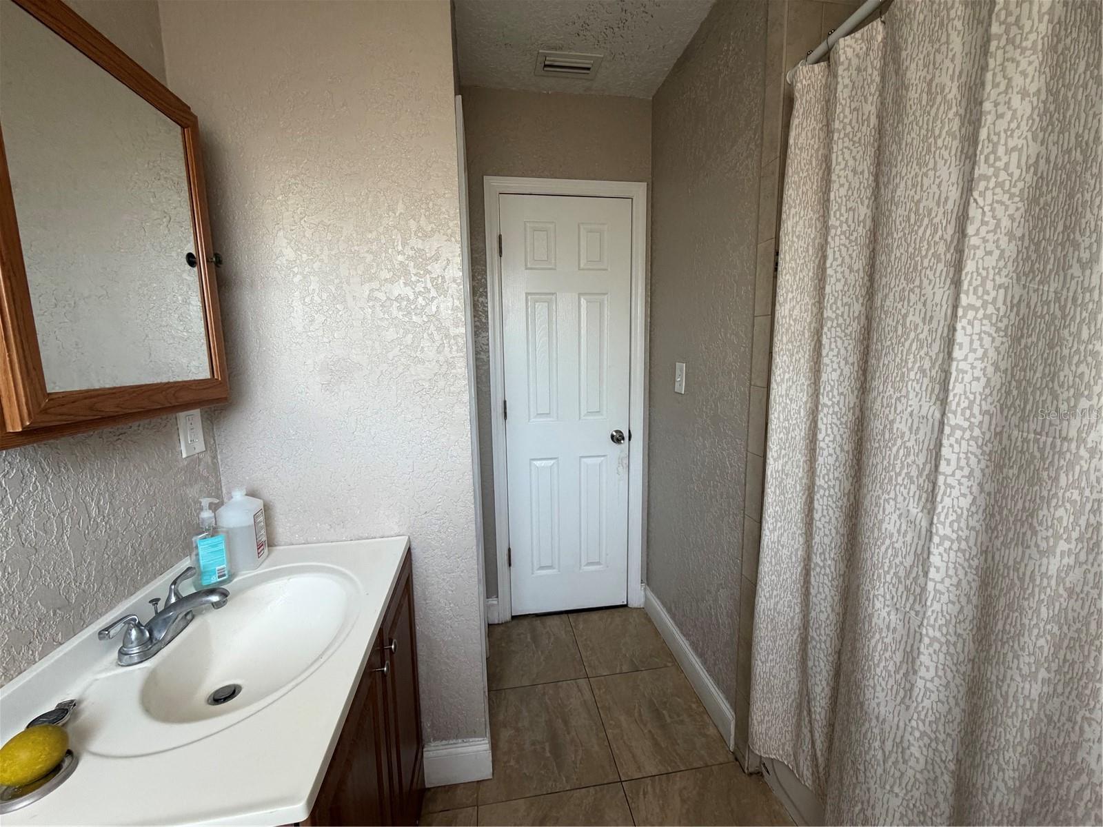 Image 20 of 28 For 2926 Saint John Street