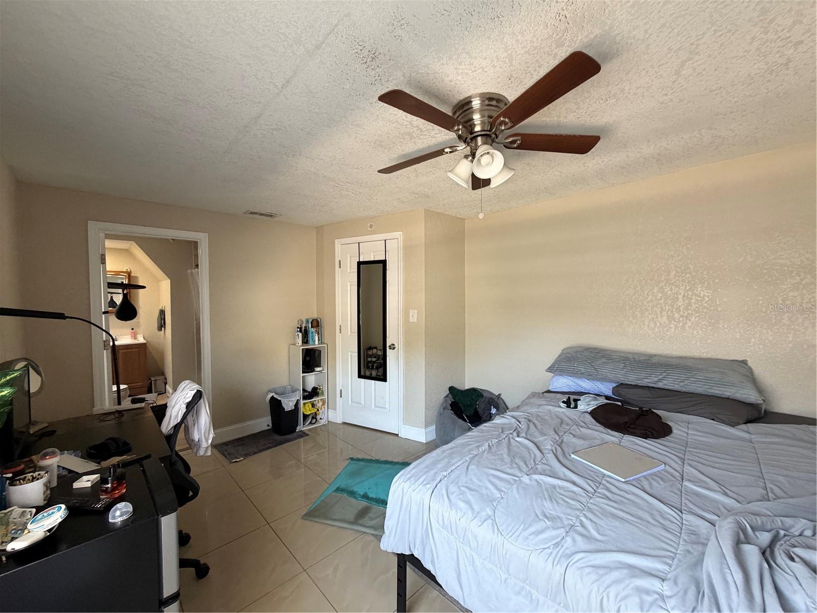 Image 23 of 28 For 2926 Saint John Street