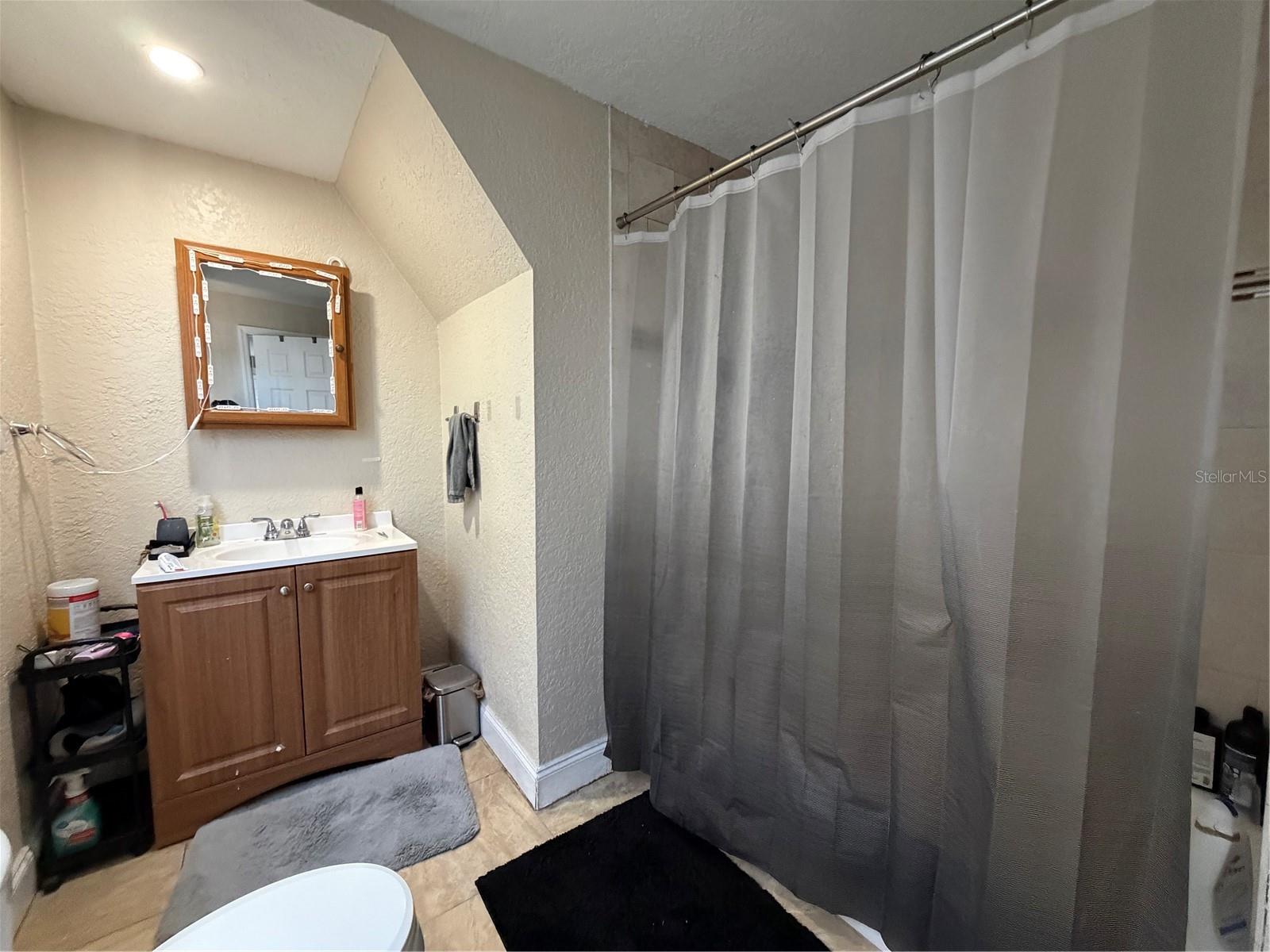 Image 24 of 28 For 2926 Saint John Street