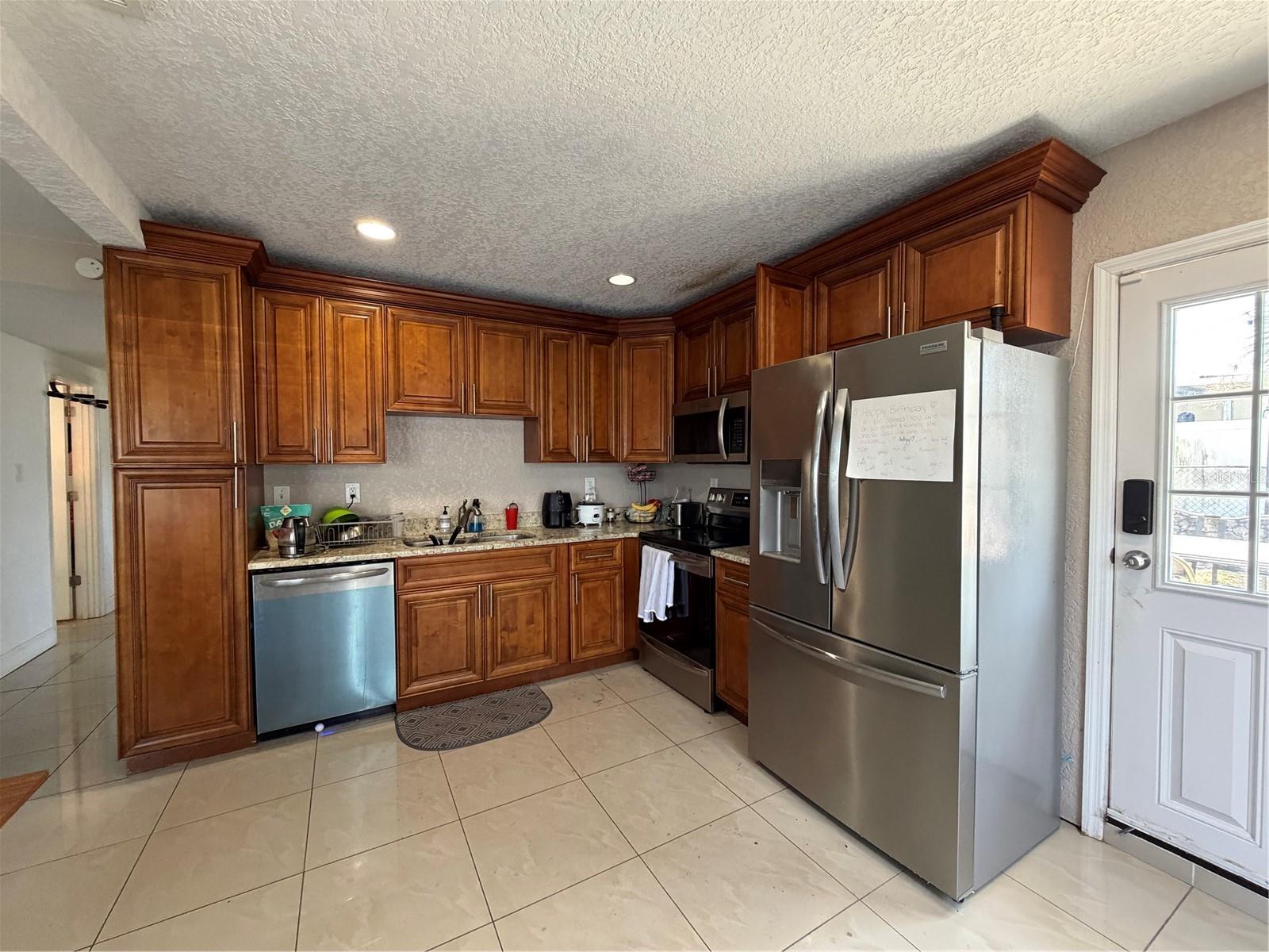 Image 6 of 28 For 2926 Saint John Street