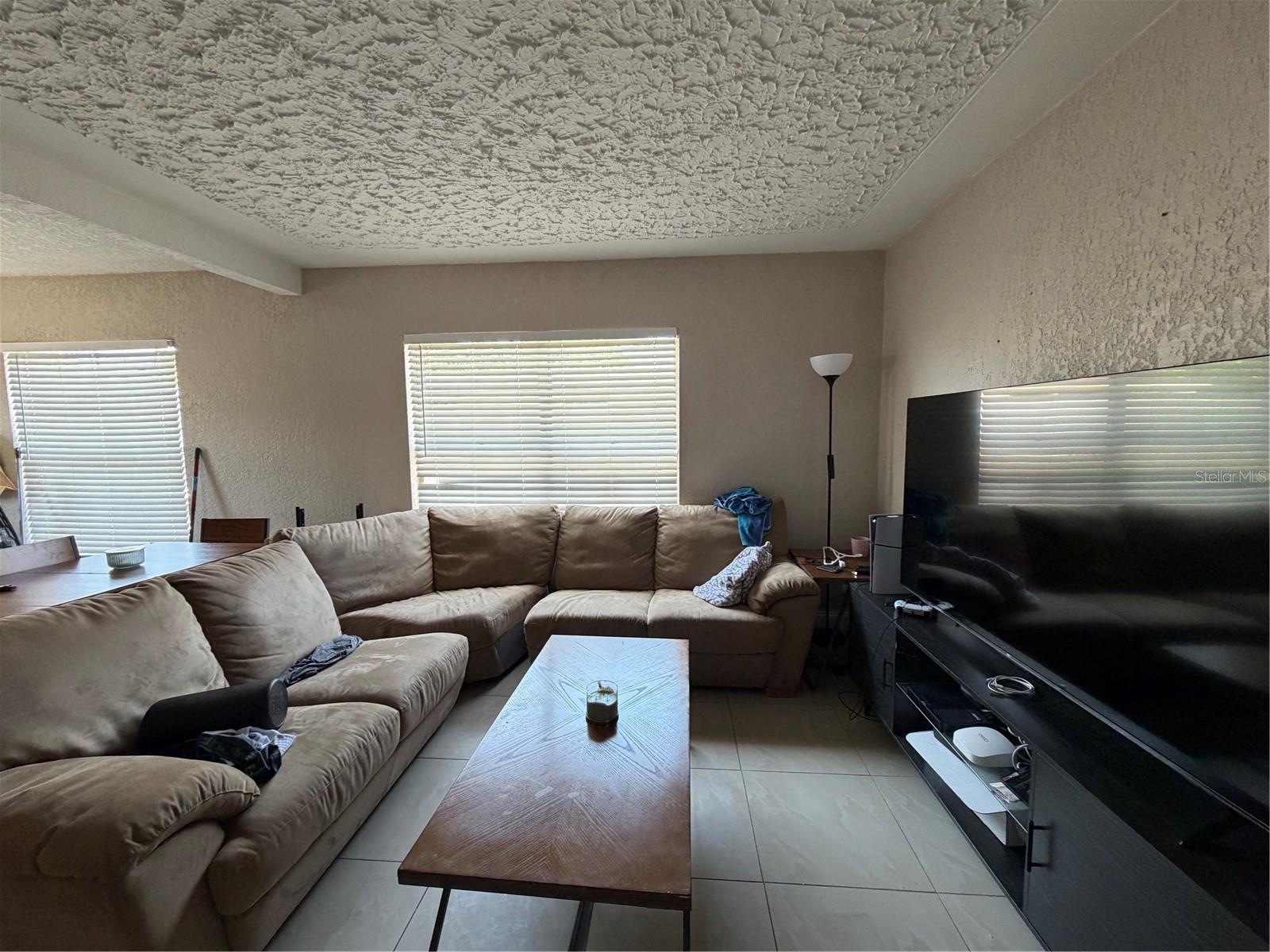 Image 9 of 28 For 2926 Saint John Street