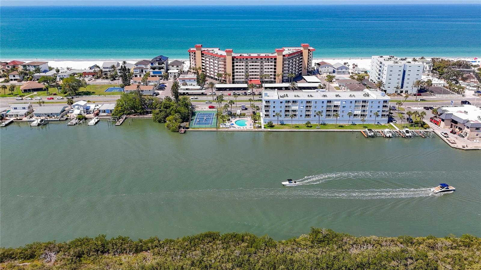 Image 13 of 78 For 18304 Gulf Boulevard 505