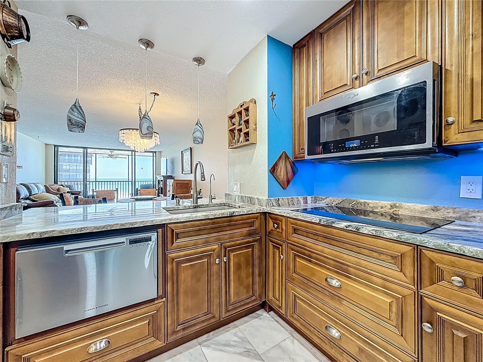 Image 34 of 78 For 18304 Gulf Boulevard 505