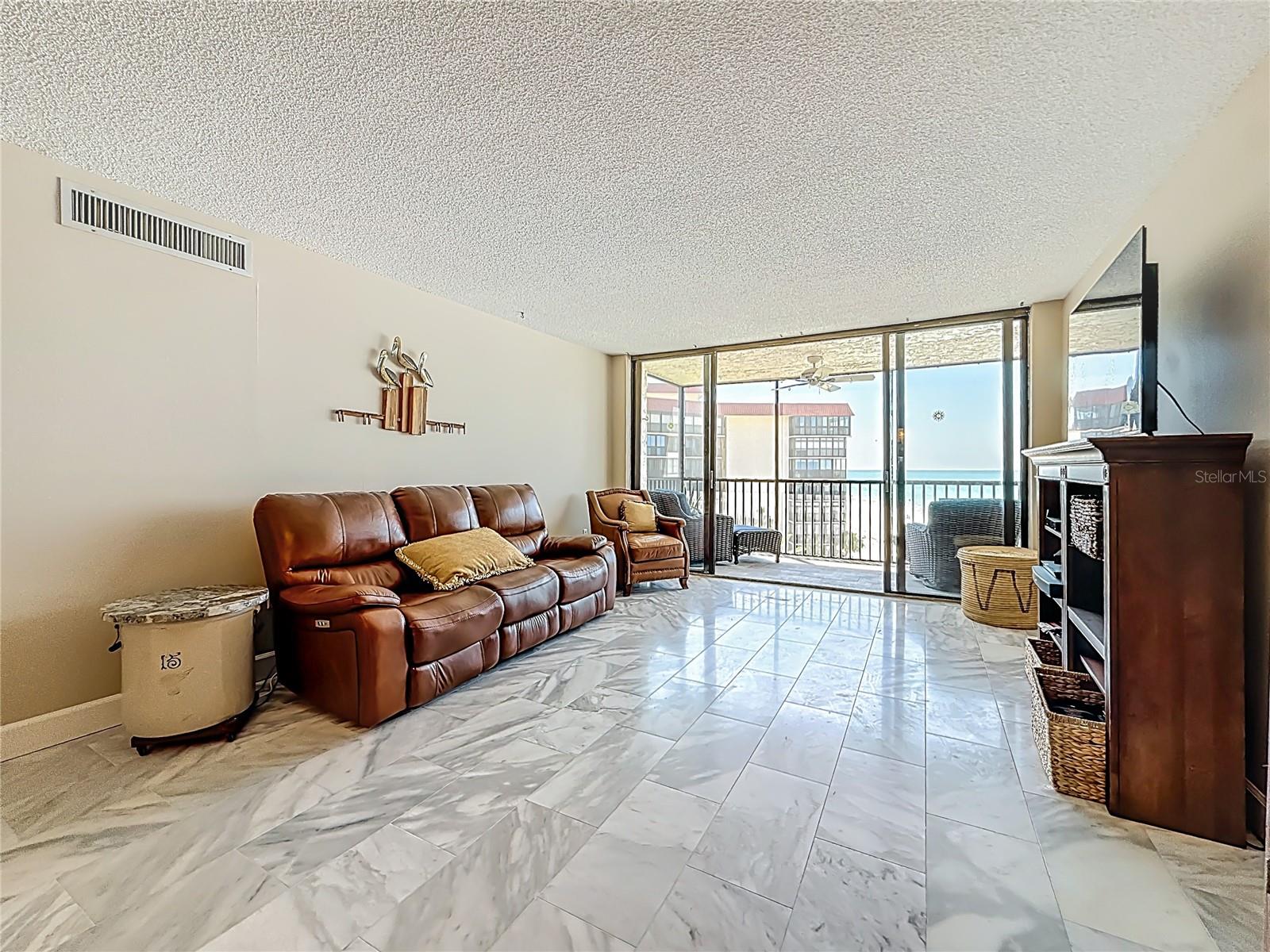 Image 35 of 78 For 18304 Gulf Boulevard 505