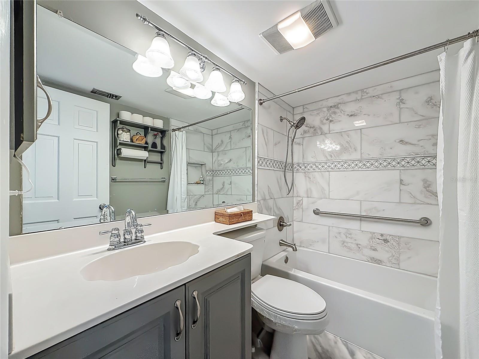 Image 50 of 78 For 18304 Gulf Boulevard 505