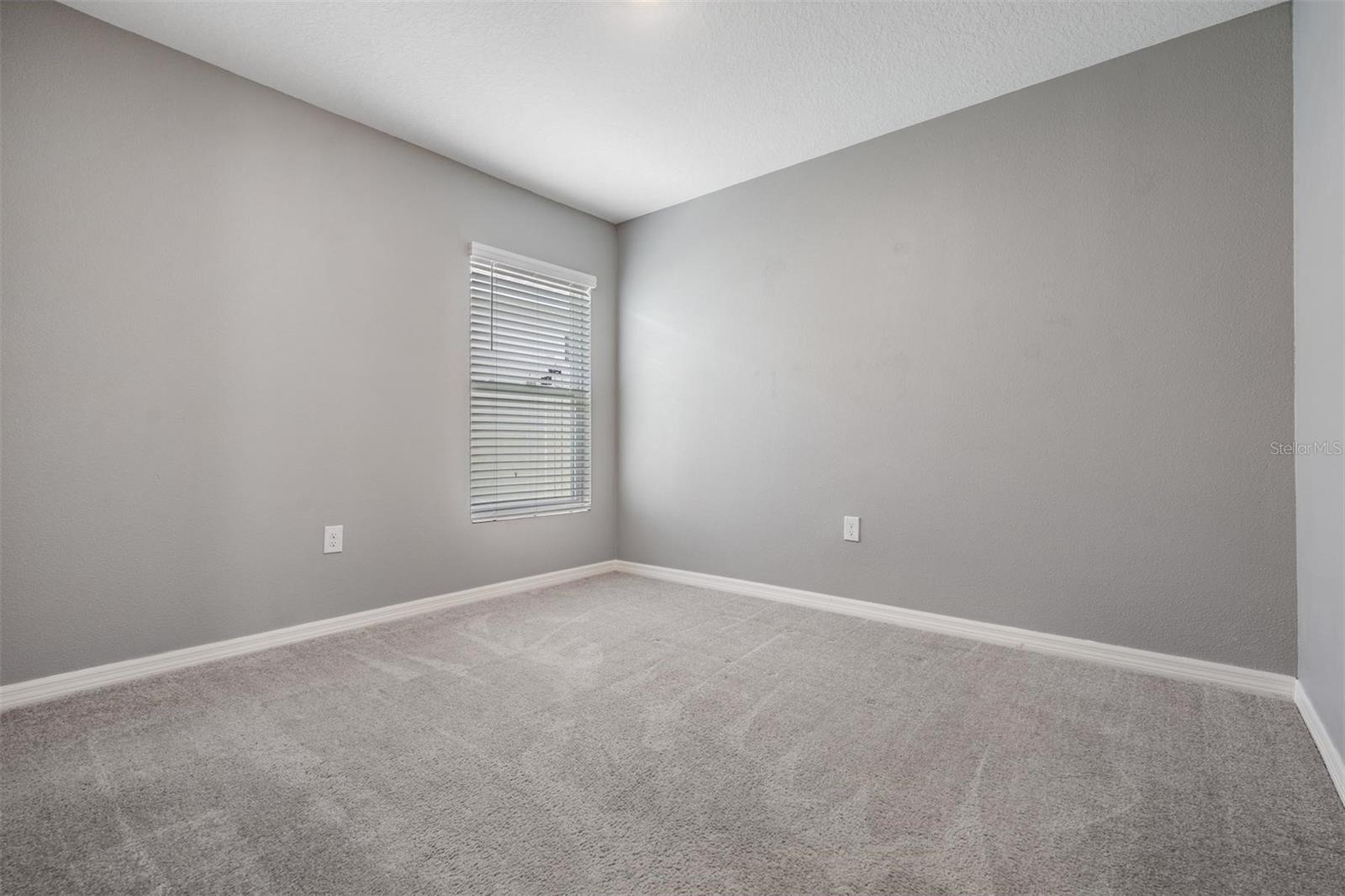 Image 15 of 35 For 38400 Sonnet Landing Avenue