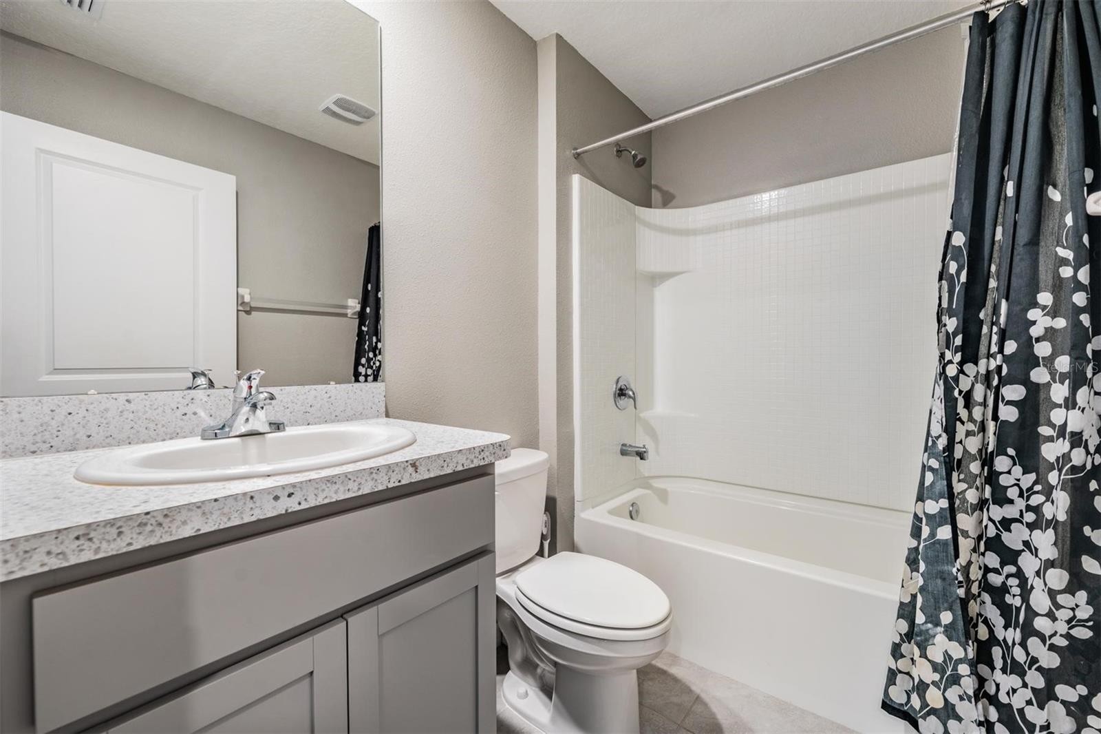 Image 17 of 35 For 38400 Sonnet Landing Avenue