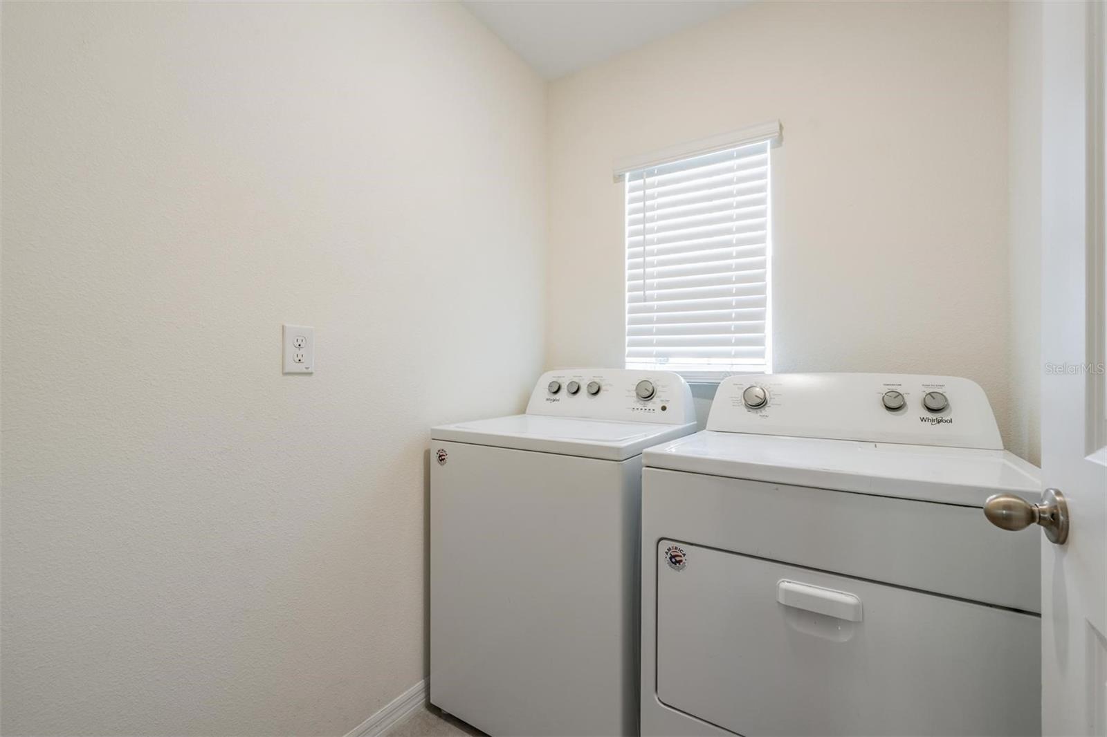 Image 18 of 35 For 38400 Sonnet Landing Avenue