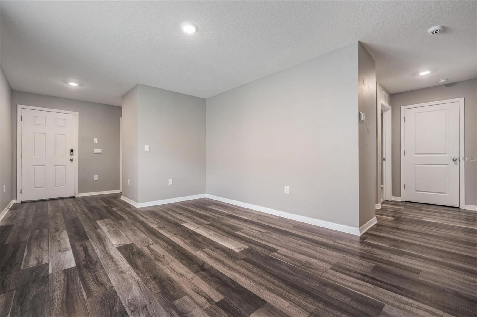 Image 20 of 35 For 38400 Sonnet Landing Avenue