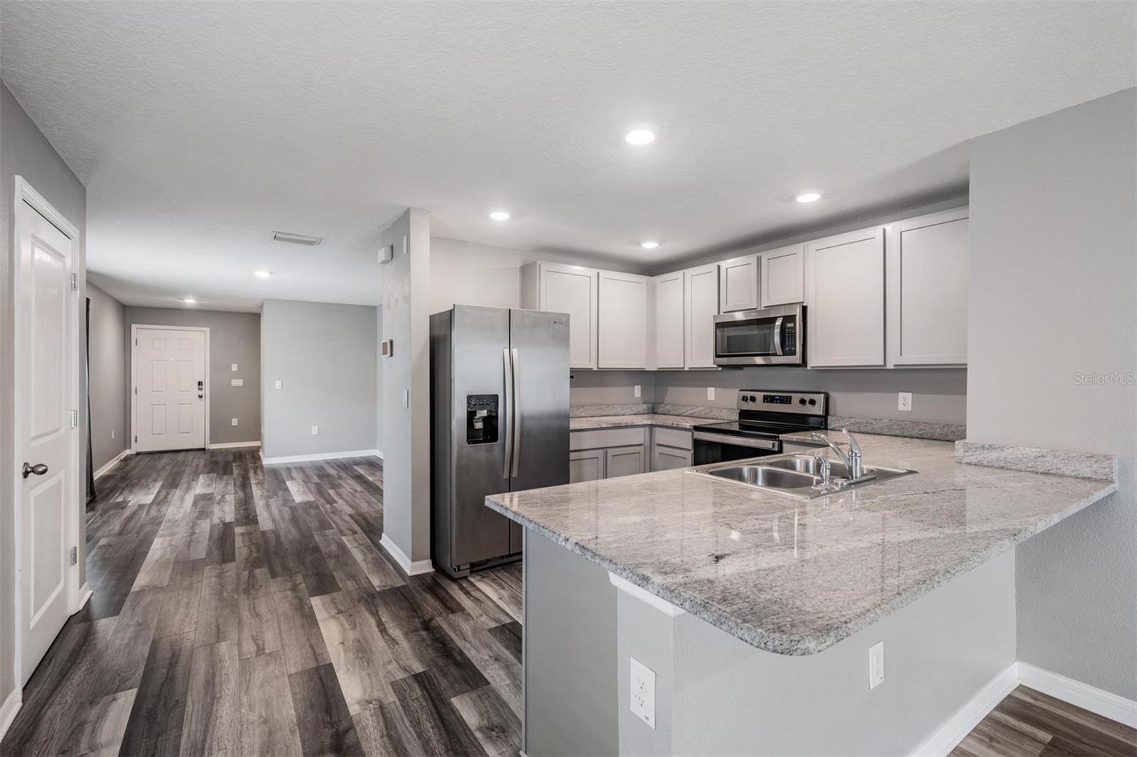 Image 3 of 35 For 38400 Sonnet Landing Avenue