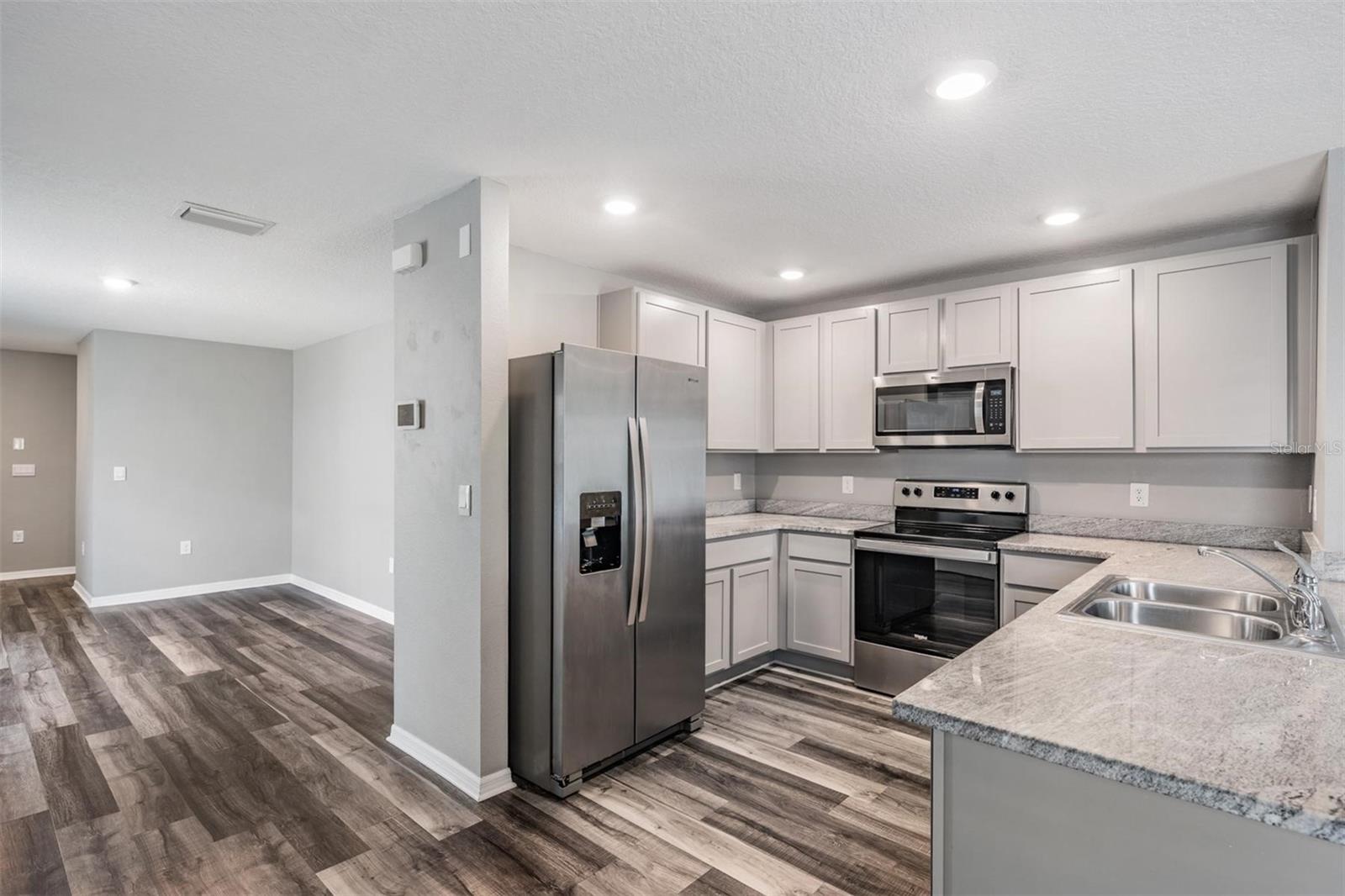 Image 4 of 35 For 38400 Sonnet Landing Avenue