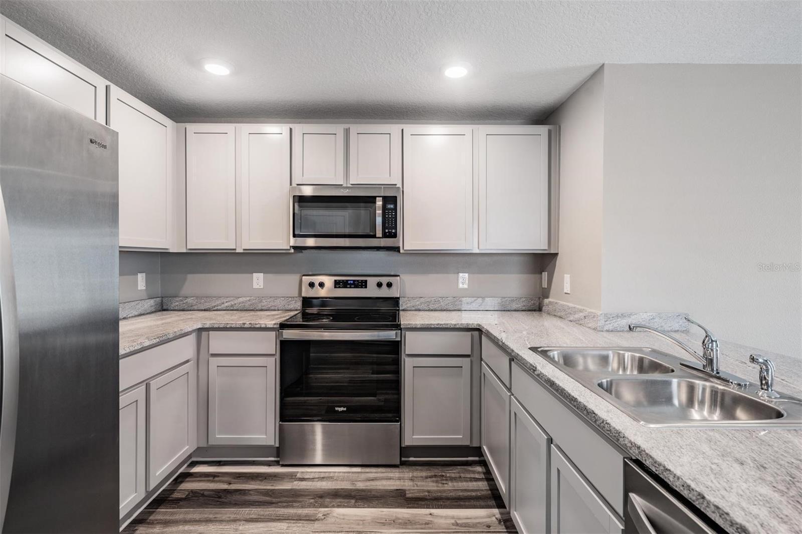 Image 6 of 35 For 38400 Sonnet Landing Avenue