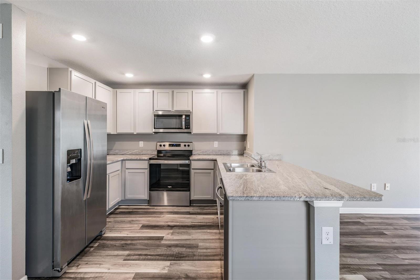 Image 7 of 35 For 38400 Sonnet Landing Avenue