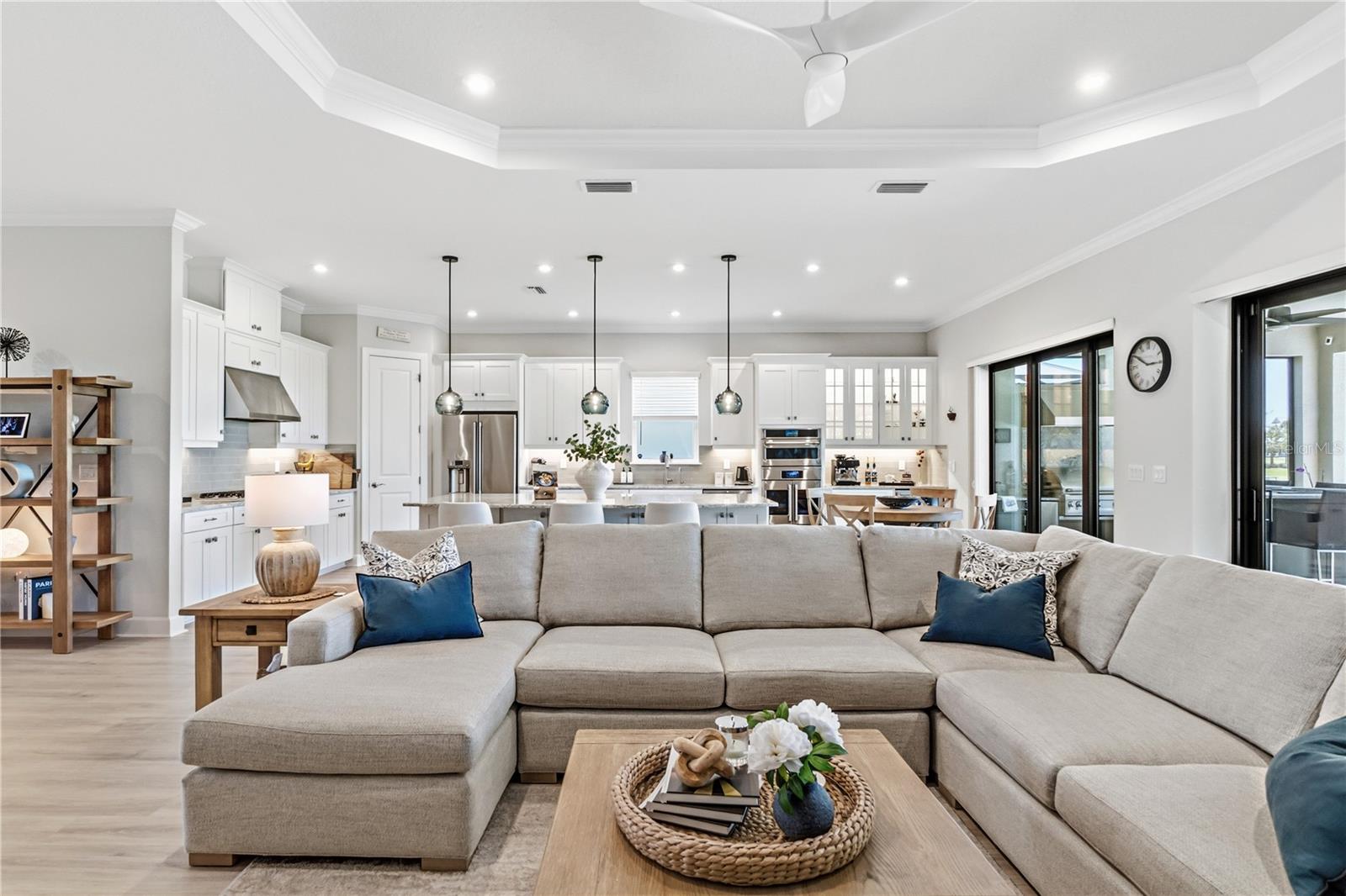 Image 13 of 100 For 3984 Santa Caterina Boulevard