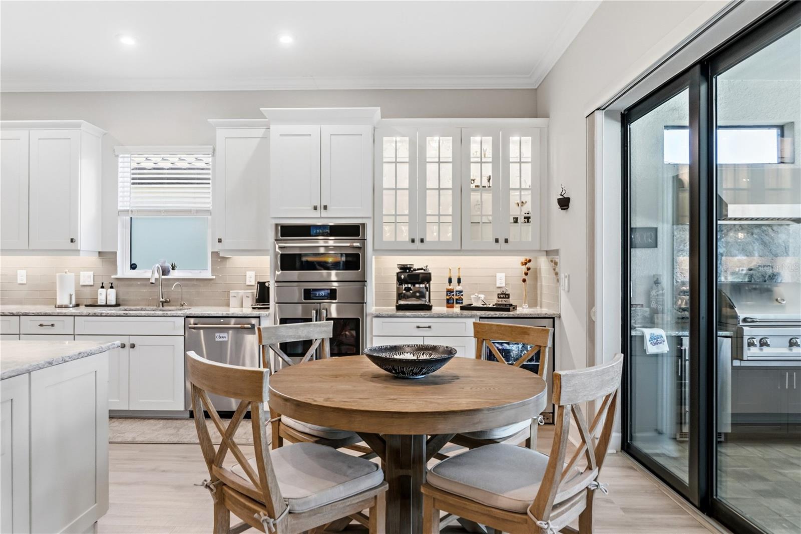 Image 17 of 100 For 3984 Santa Caterina Boulevard