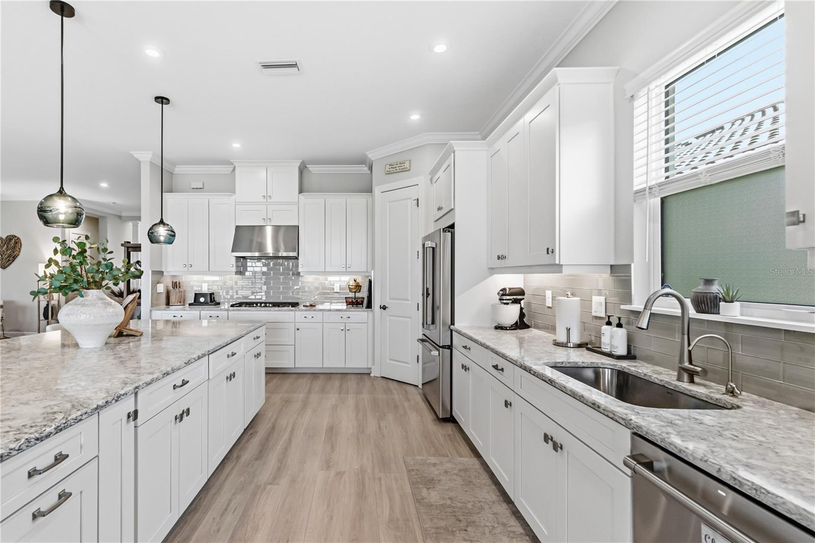 Image 19 of 100 For 3984 Santa Caterina Boulevard