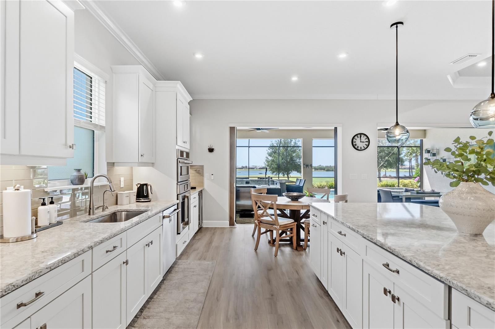 Image 20 of 100 For 3984 Santa Caterina Boulevard