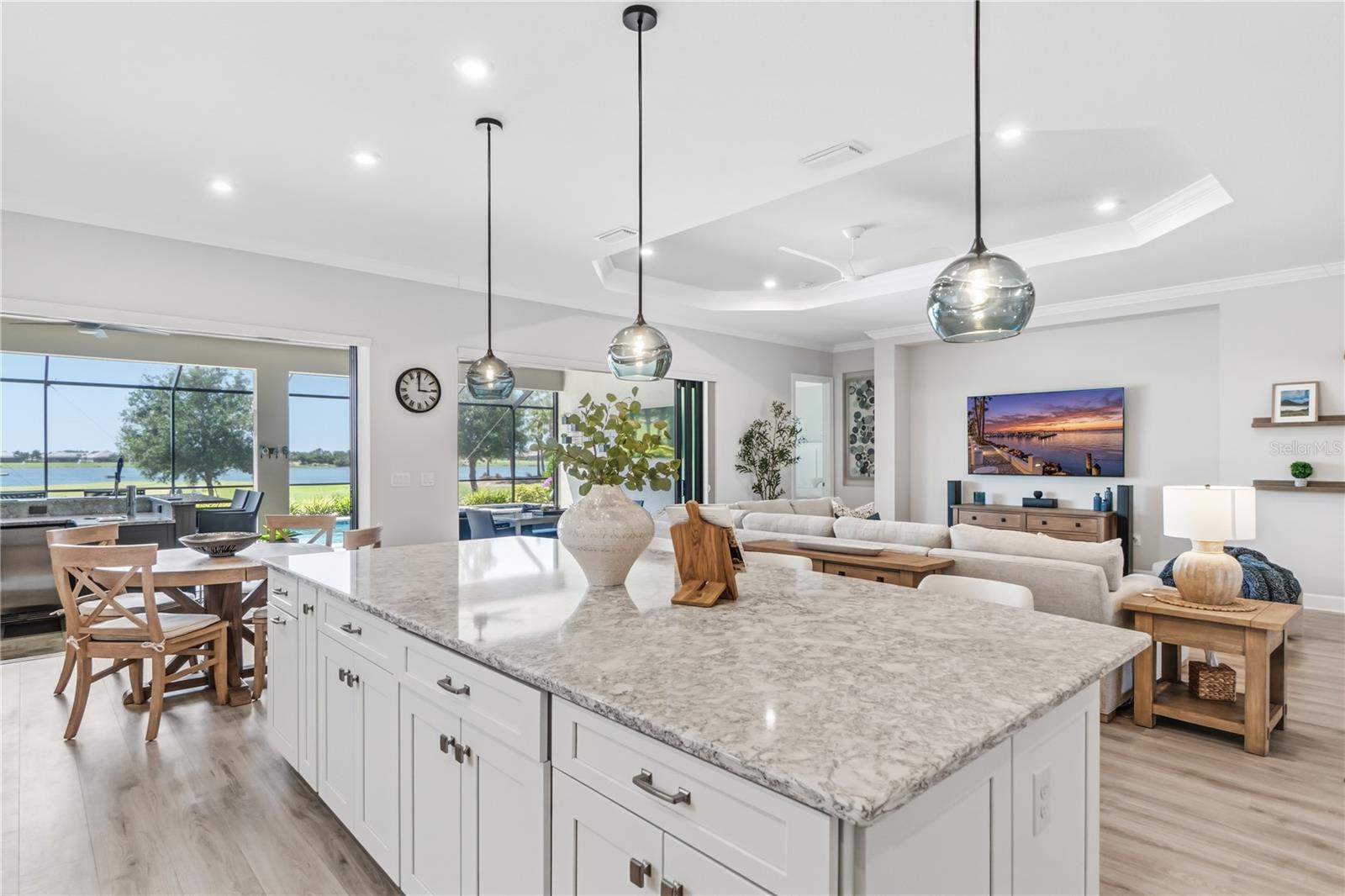 Image 23 of 100 For 3984 Santa Caterina Boulevard