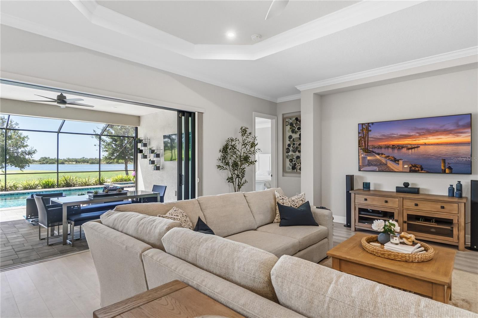 Image 24 of 100 For 3984 Santa Caterina Boulevard