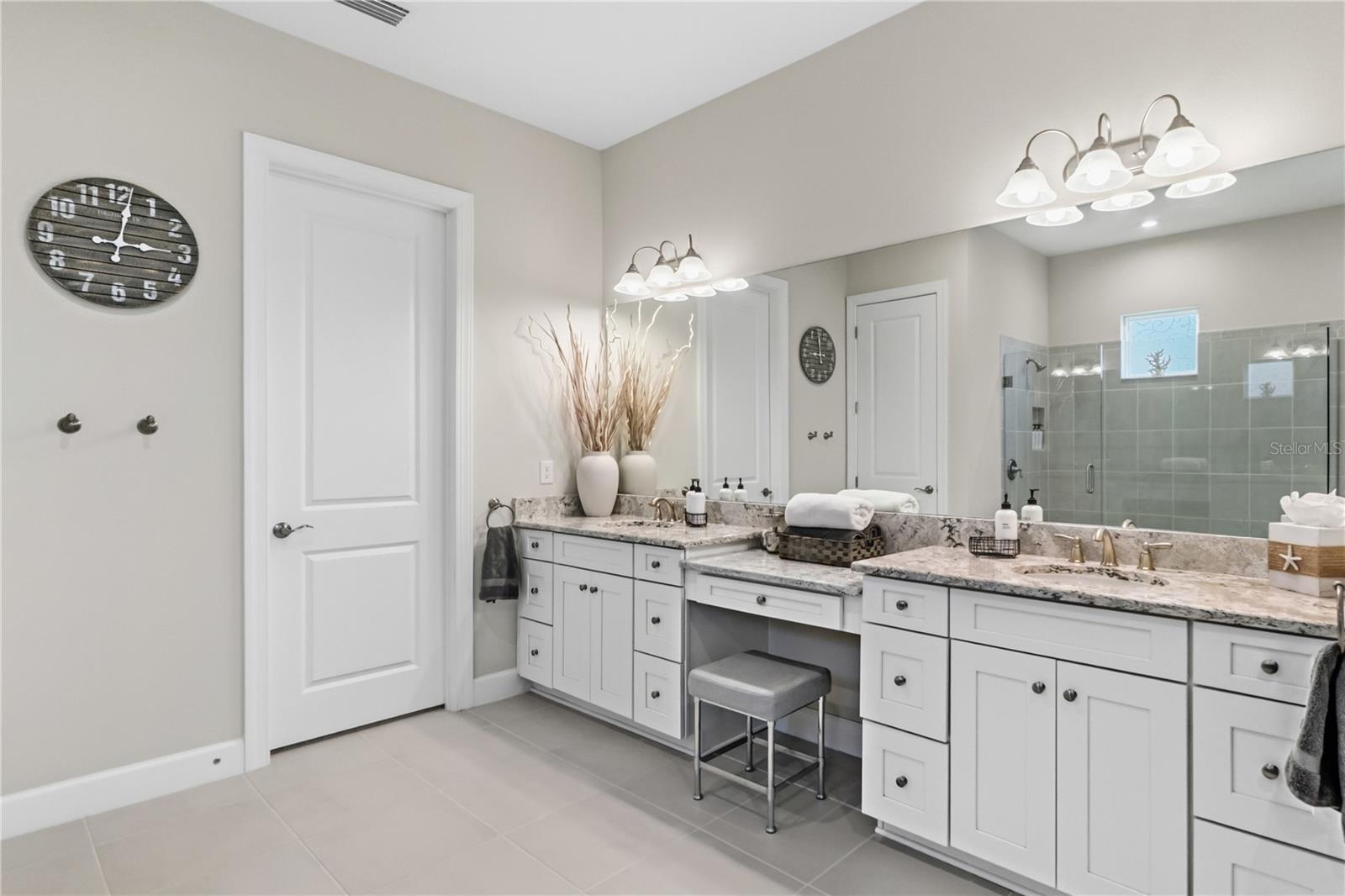 Image 44 of 100 For 3984 Santa Caterina Boulevard