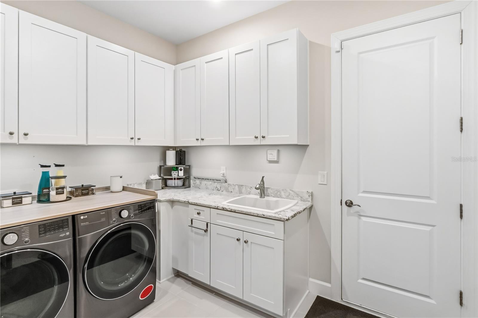 Image 64 of 100 For 3984 Santa Caterina Boulevard