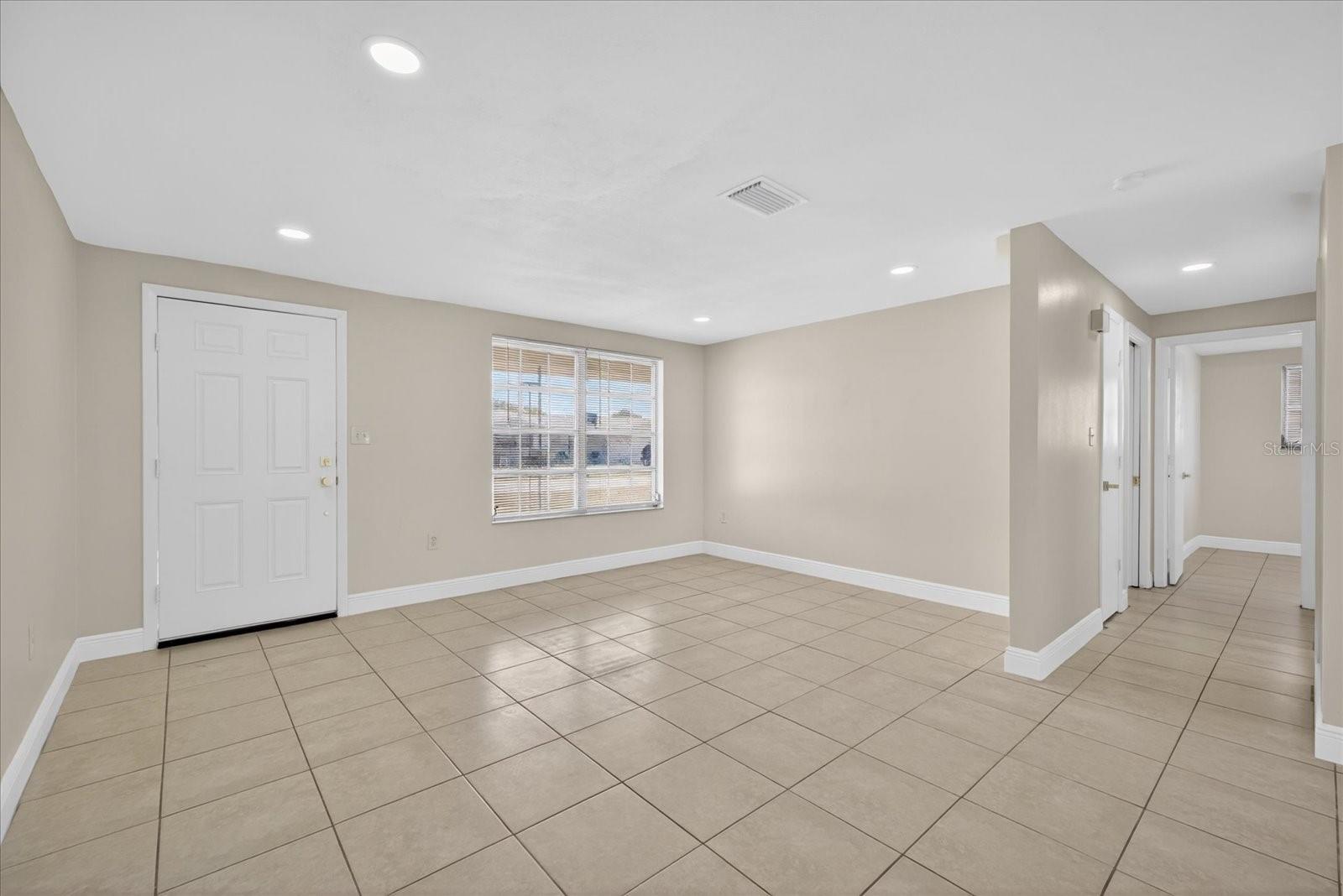 Image 12 of 39 For 7523 Briarwood Drive