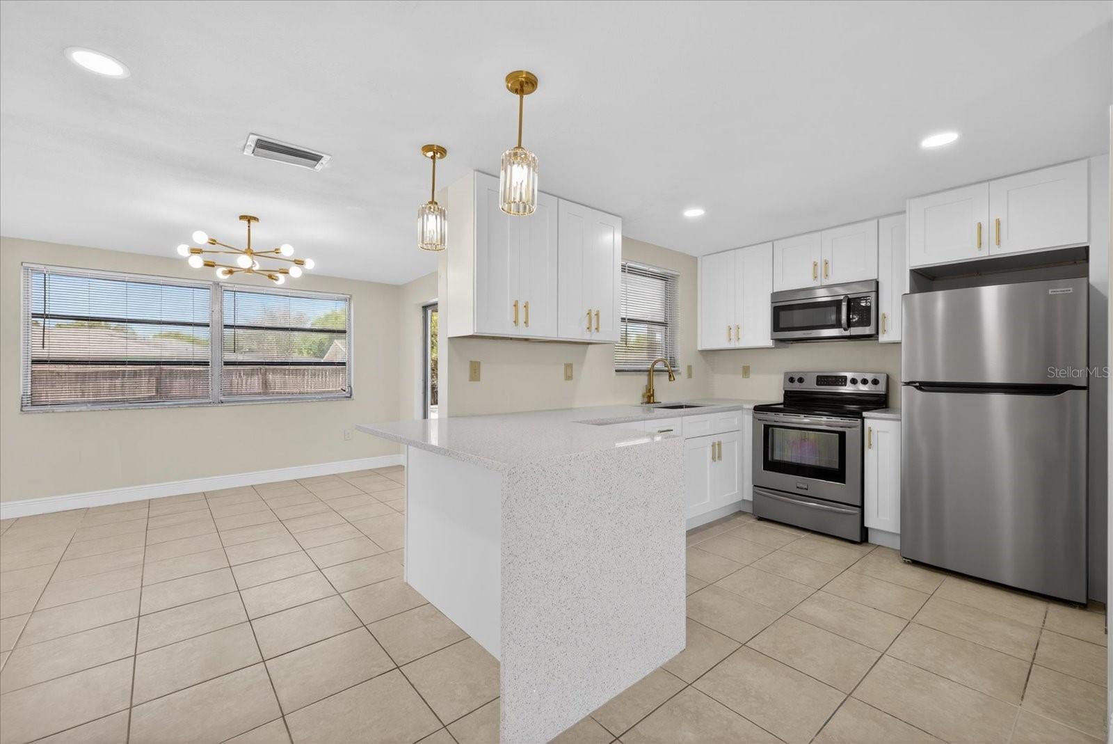 Image 14 of 39 For 7523 Briarwood Drive