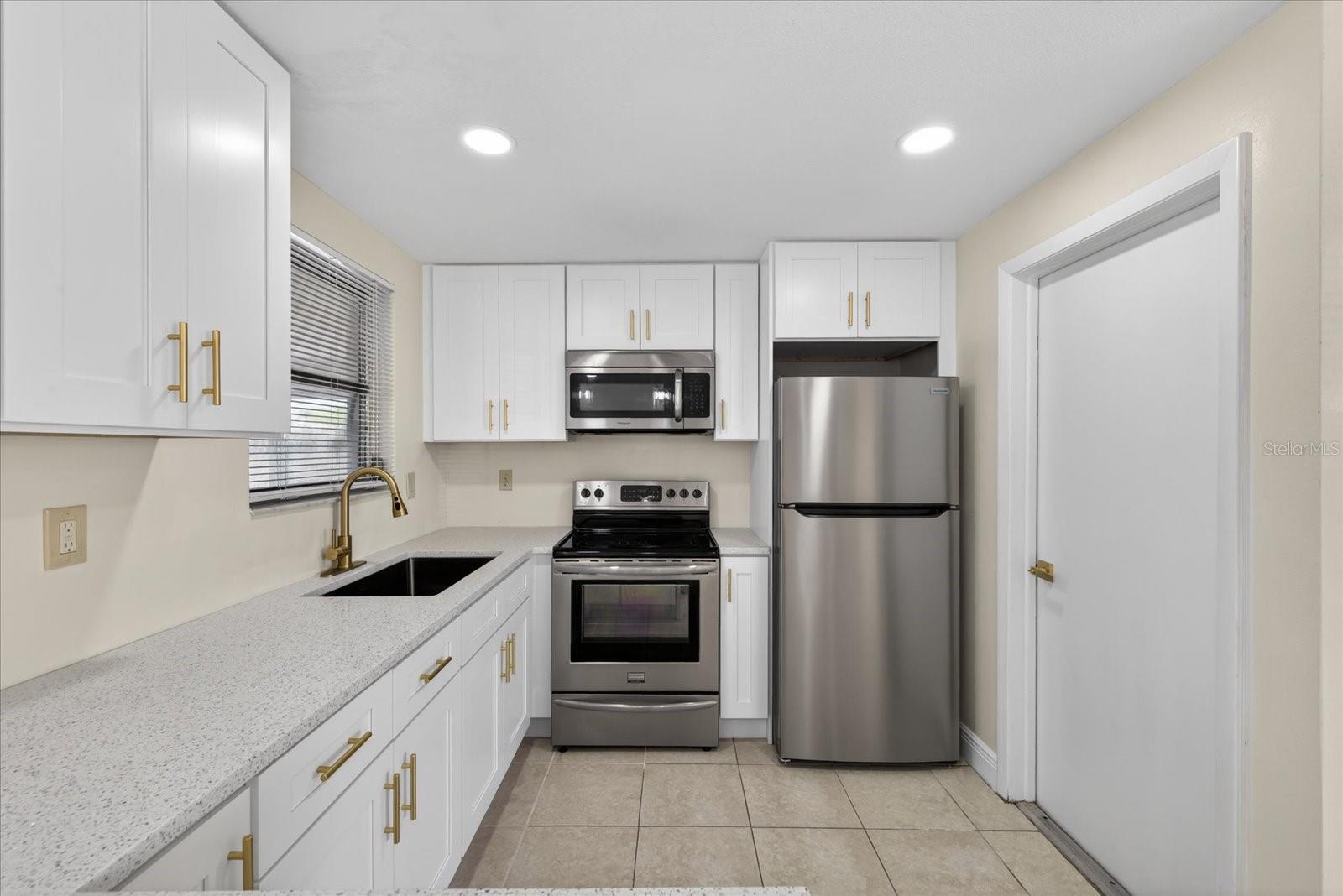 Image 15 of 39 For 7523 Briarwood Drive