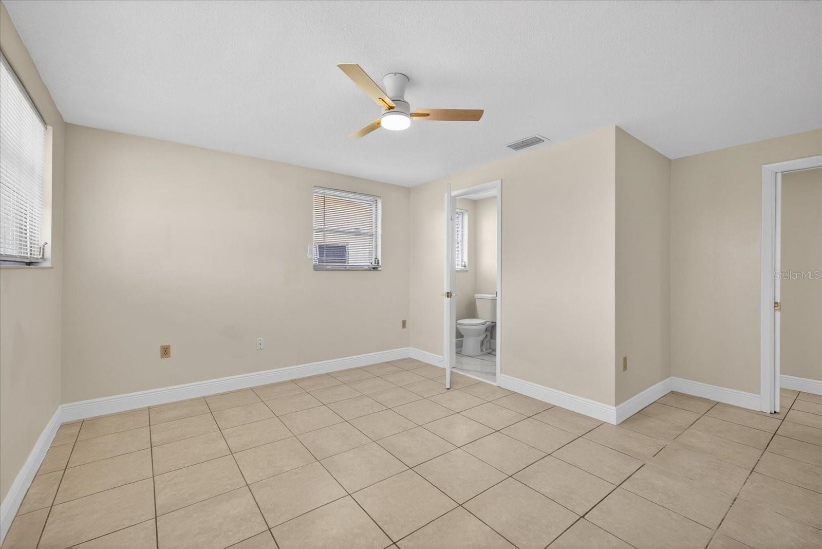 Image 25 of 39 For 7523 Briarwood Drive