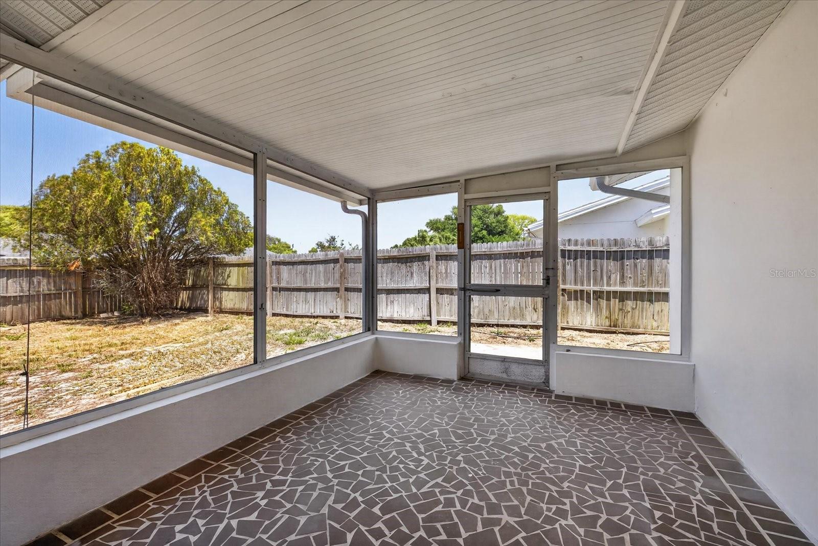 Image 32 of 39 For 7523 Briarwood Drive