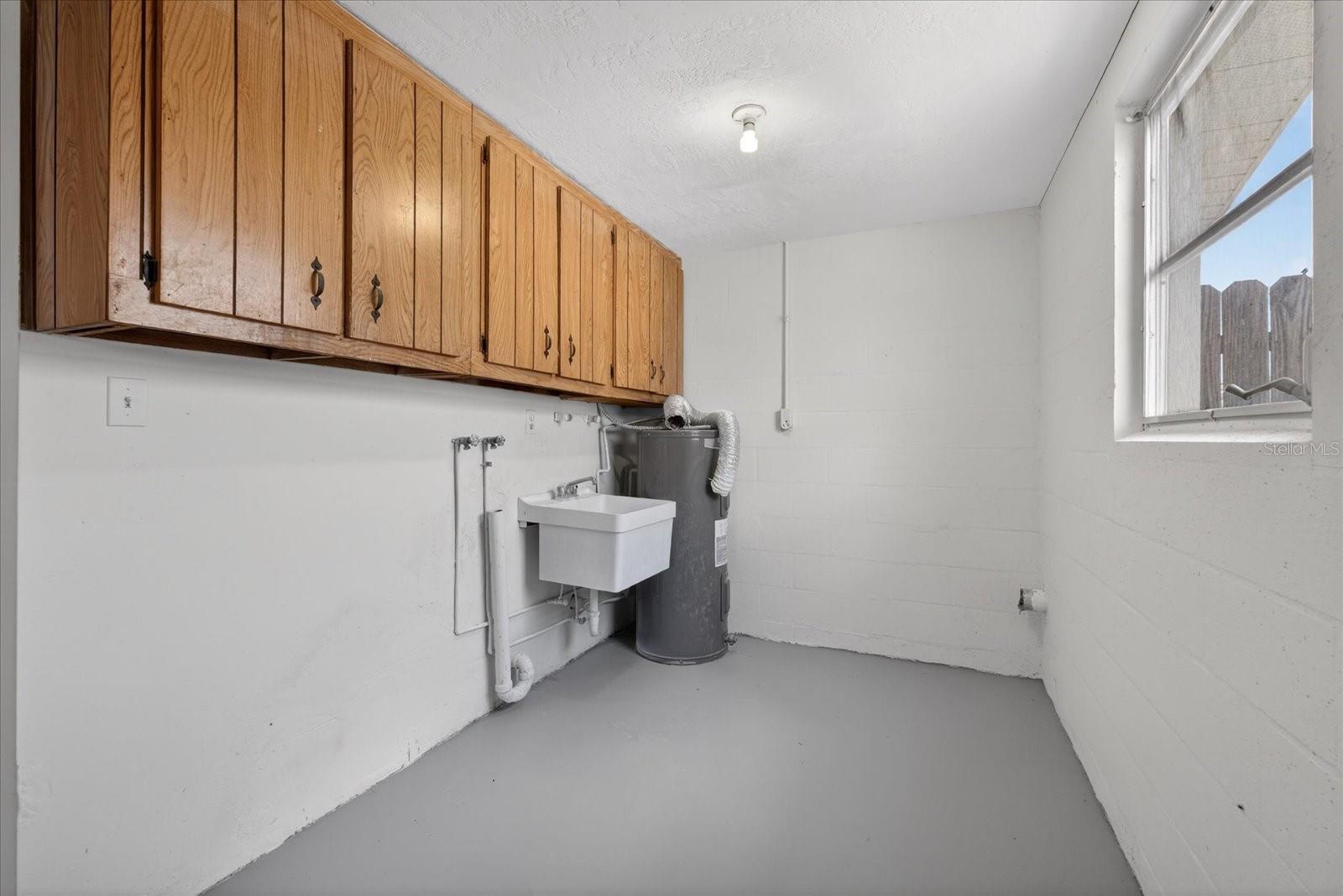 Image 34 of 39 For 7523 Briarwood Drive