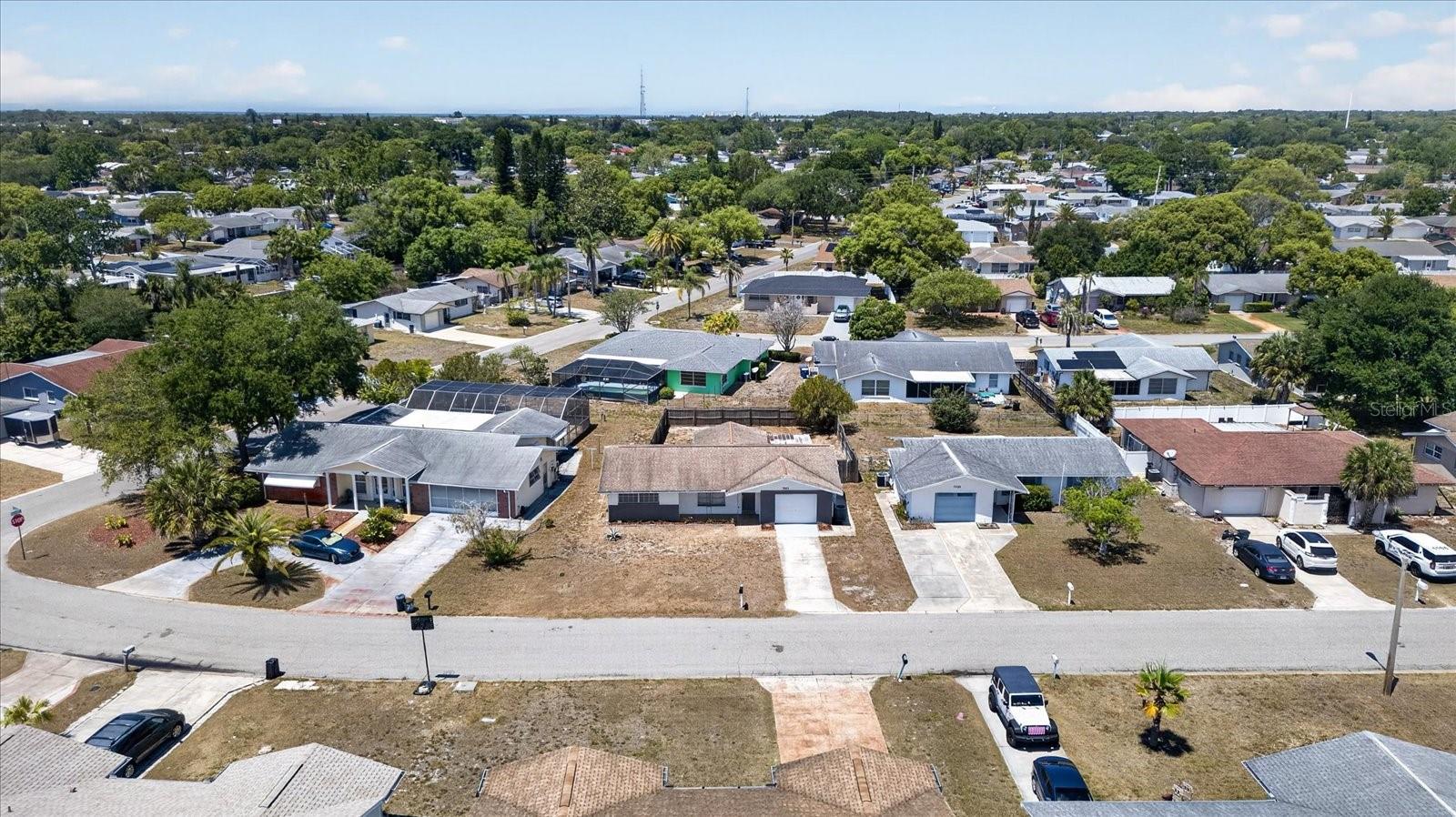 Image 5 of 39 For 7523 Briarwood Drive