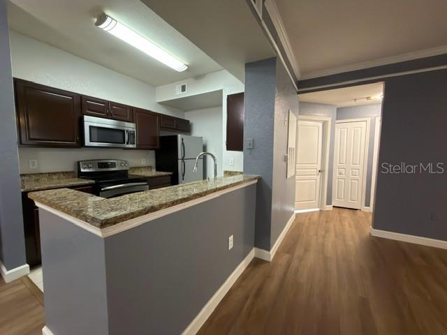 Image 6 of 17 For 17101 Carrington Park Drive 415