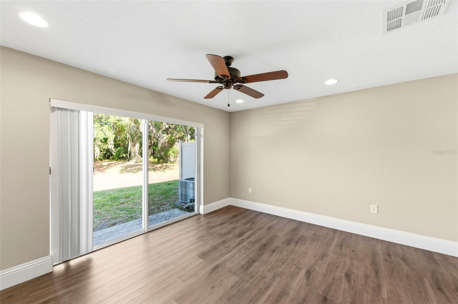 Image 11 of 55 For 6811 Dartmouth Hill Street